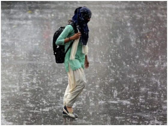 Should You Bathe After Getting Rained On? | Hello Bathrooms