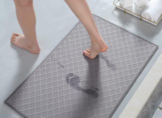 AMOAMI Ultra Thin Bathroom Rug Review