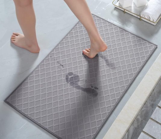 AMOAMI Ultra Thin Bathroom Rug Review